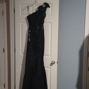 Gorgeous evening gown for the holidays